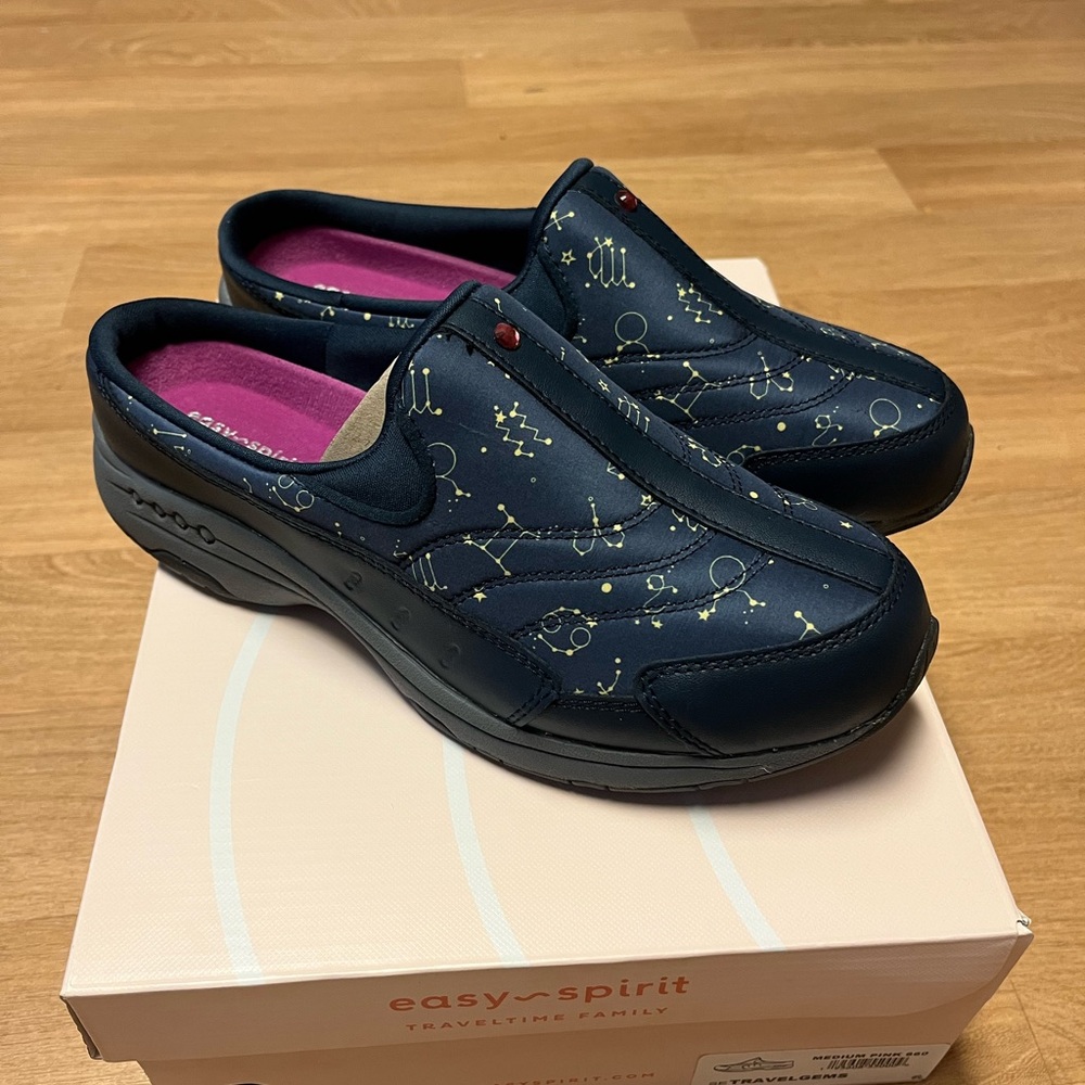 Easy Spirit Traveltime Clogs